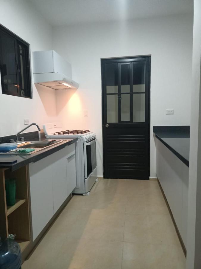 Hermosa Casa A 15 Minutos Del Aeropueto De Cancun En Exclusivo Fraccionamiento Residencial Exterior photo