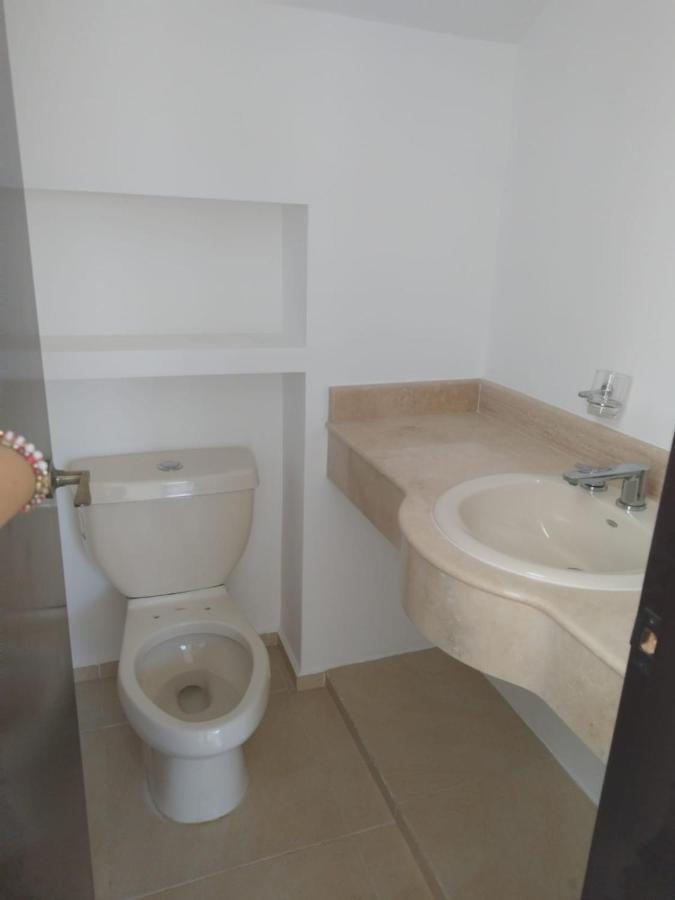 Hermosa Casa A 15 Minutos Del Aeropueto De Cancun En Exclusivo Fraccionamiento Residencial Exterior photo